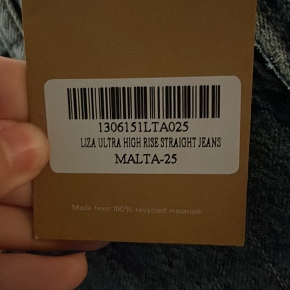 Reformation Liza Ultra High Rise Straight Jean in Malta - Size 25, NWT - Picture 6 of 6